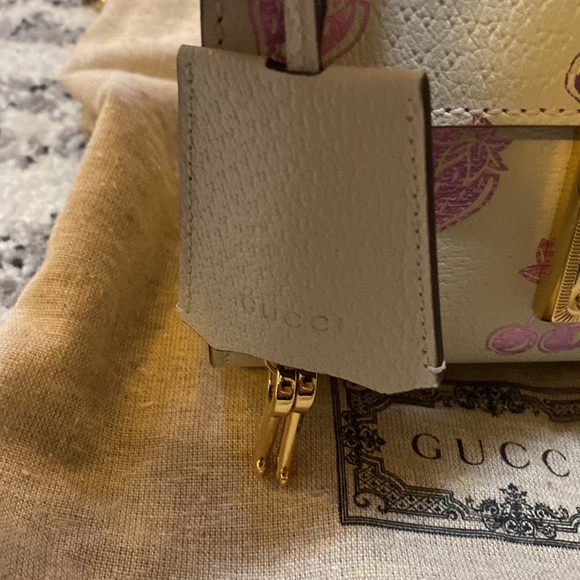 Gucci Padlock Small Berry Shoulder Bag - Picture 3 of 8